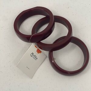 Antika nwt purple plum acrylic plastic bangle set